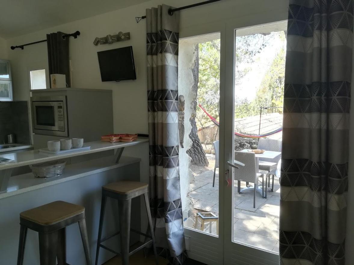 GITE AVEC SPA JACUZZI au cœur de Provence Côte d'Azur Saint-Antonin-du-Var Extérieur photo