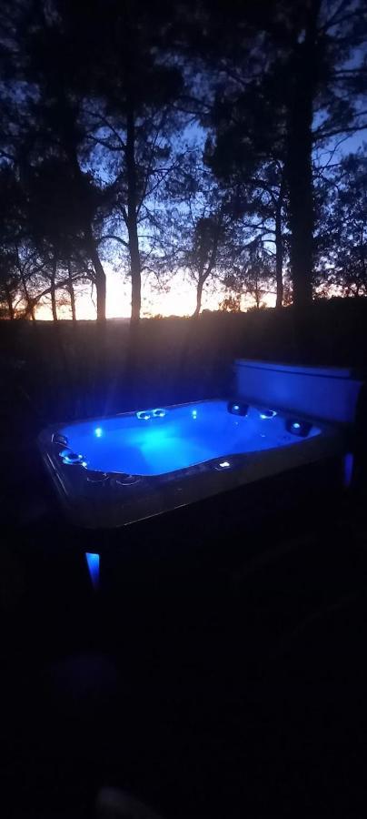 GITE AVEC SPA JACUZZI au cœur de Provence Côte d'Azur Saint-Antonin-du-Var Extérieur photo